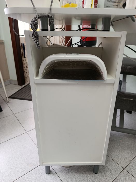 Mesa de manicure , cabeleireiro e estética