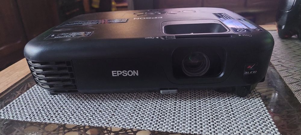 Sprzedam projektor EPSON