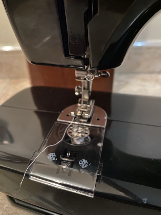 Máquina de Costura Techwood TMAC-906