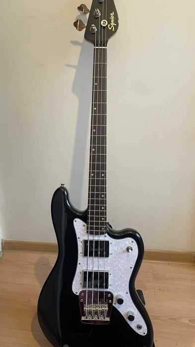 Gitara basowa Squire paranormal rascal