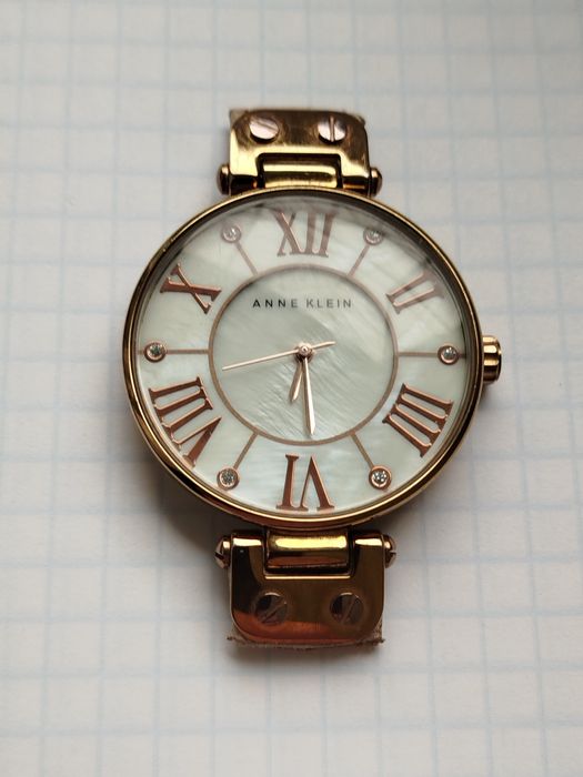 Продам часы Anne Klein 34 мм