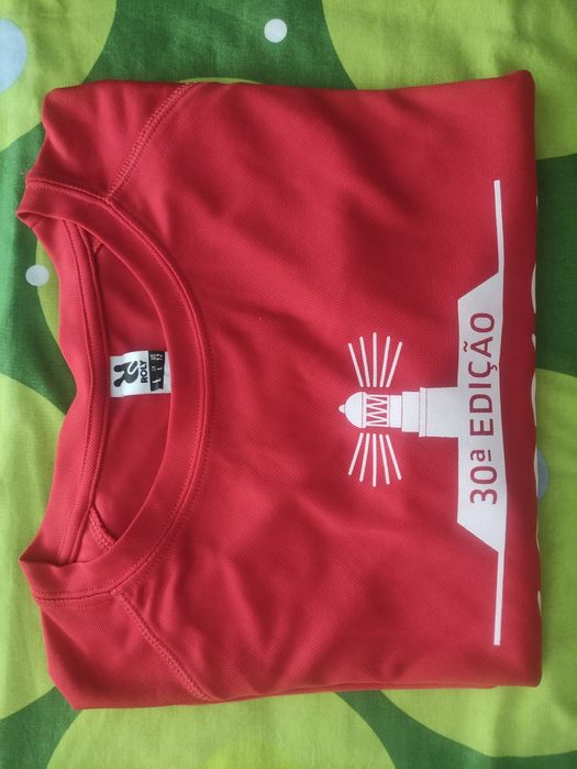 Camisola Corrida Fim da Europa - L - Nova  Entrega em mão em Almada  E