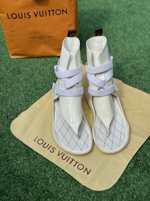 Sandàlia Louis Vuitton nova (39)
