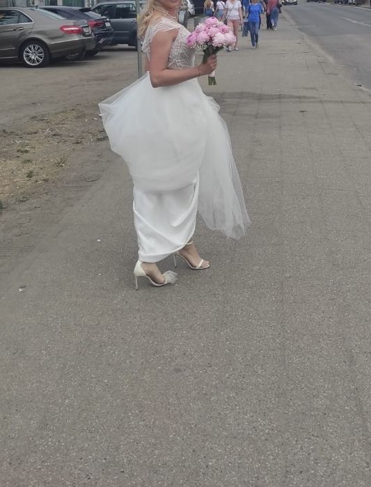 Suknia ślubna 42 lekka tiul