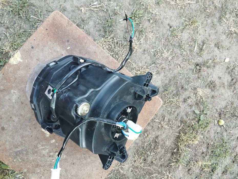 Передня фара на Spark sp200 r20