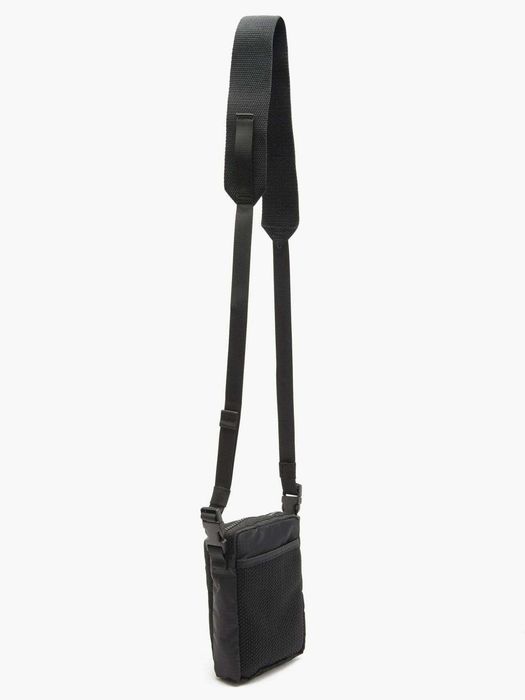 Сумка Acne Studios Arvel Face-patch ripstop cross-body bag