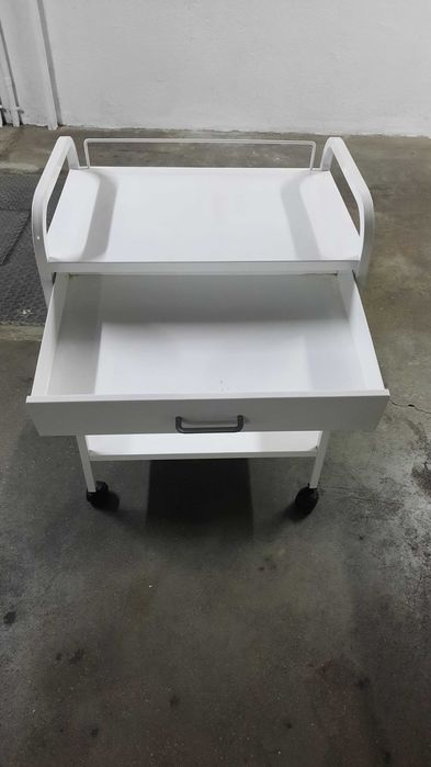 Carrinho médico com gaveta