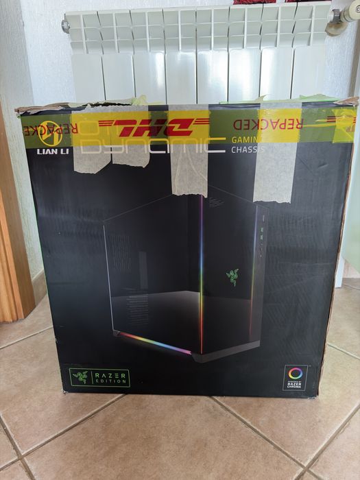 Caixa LianLi PC-011 Dynamic Razer Edition + GPU Riser