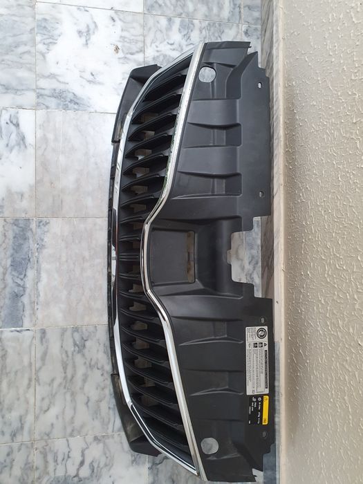 Grelha para-choques SKODA FABIA 2015