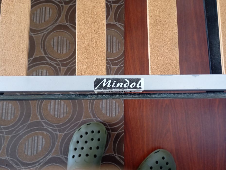 Cama de solteiro de ferro maciço