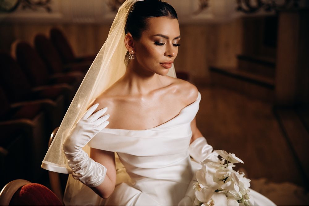 Продам пишну весільну сукню зі шлейфом від Luce Sposa
