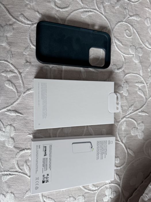 Capa couro iPhone 14 Pro Original usada