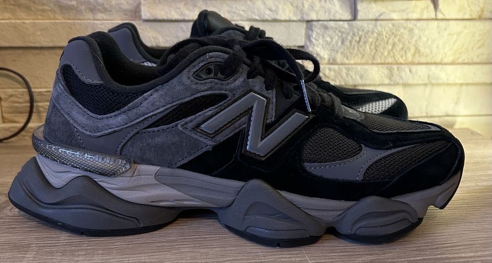 New Balance Sneakersy U9060BLK Czarny r.39,5