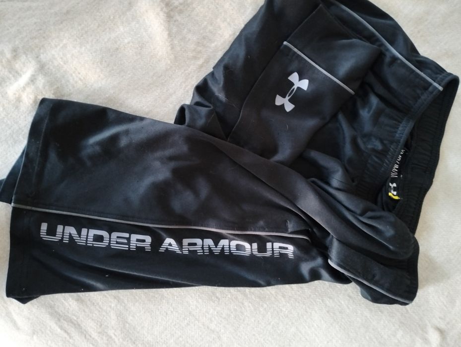 Spodenki czarne Under Armour r. M