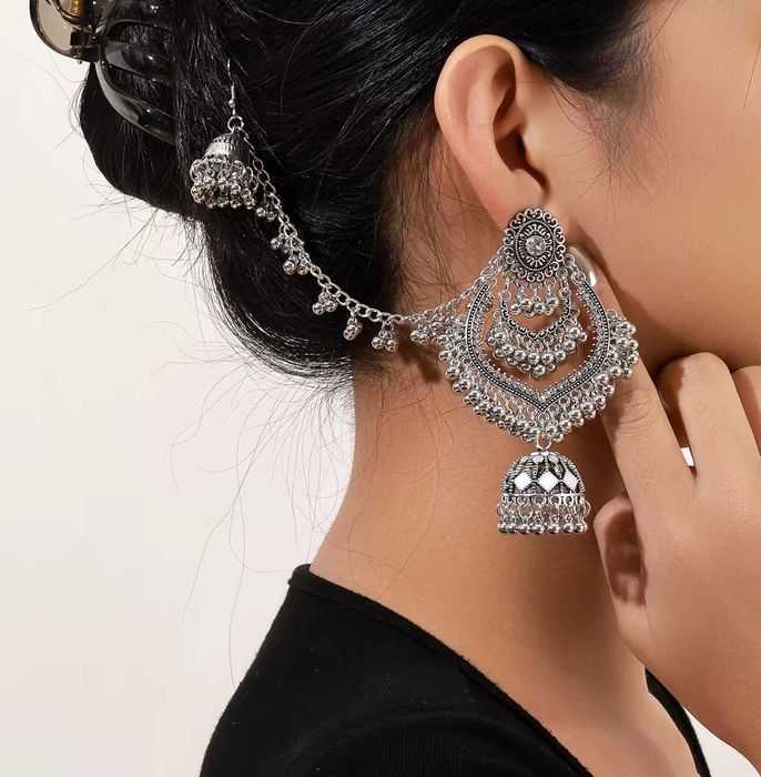 Duże długie kolczyki srebrny kolor białe cyrkonie dzwonki Bollywood