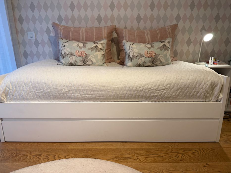 Cama individual lacada