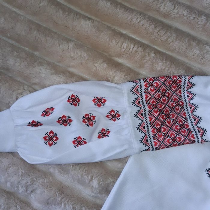 Вишиванка для дівчинки