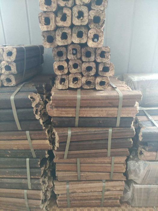 Брикеты Пини кей (сосна), дерево