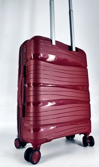 Nowa walizka PP burgund elastyczna mała kabinowa
