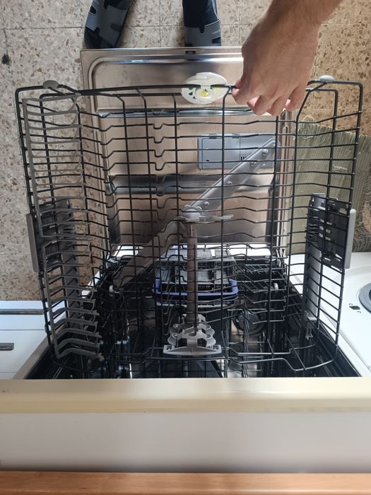 Máquina de lavar loiça Whirlpool