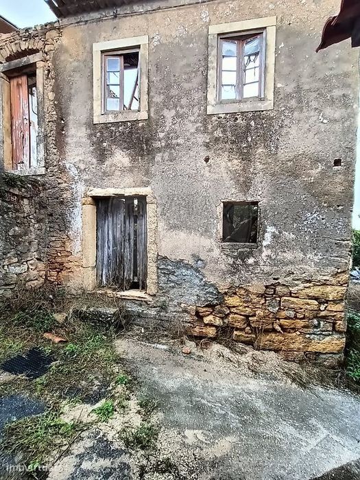 T2 Detached House for Sale