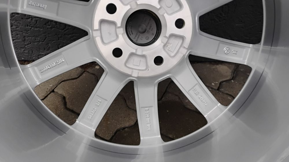 Felgi Vw 18 Passat 3G0 B8 ET44 8J NOWE Skoda 5x112 HANKOOK