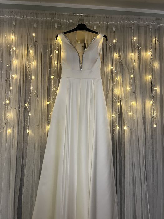 Elegancka suknia ślubna