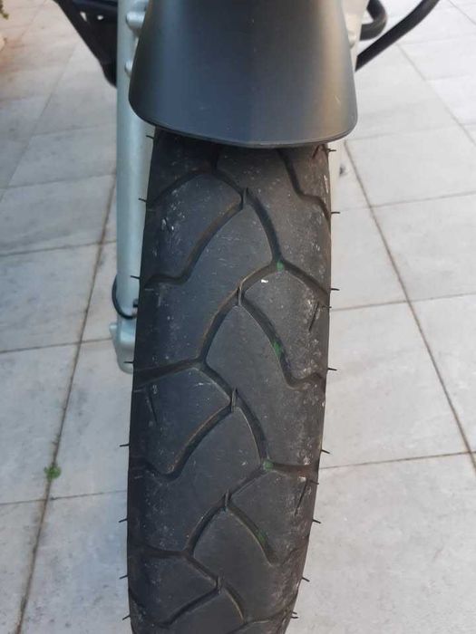 Bmw F650 Gs 2010, com 800cm3 de 70 Cv, edição limitada de comemoração dos 30 anos da Gs.