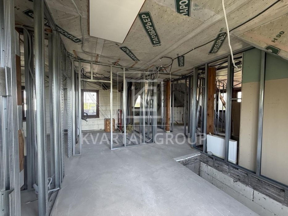 Продаж будинку 180 м² на 11 сотках з гаражем, підвалом 105 м² та укриттям в Блиставиці.