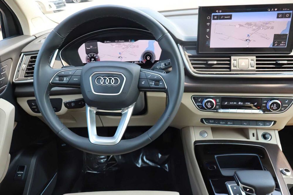 Audi Q5      2024