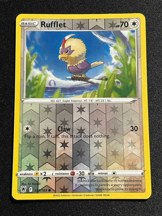 Carta Pokémon Rufflet 131/189 Astral Radiance