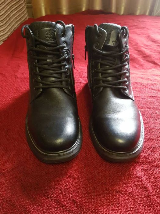 продам ботинки мужские