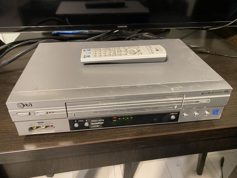 Magnetowid LG LV4787 z pilotem