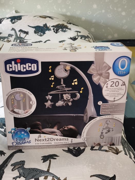 Brinquedo musical para colocar no berço