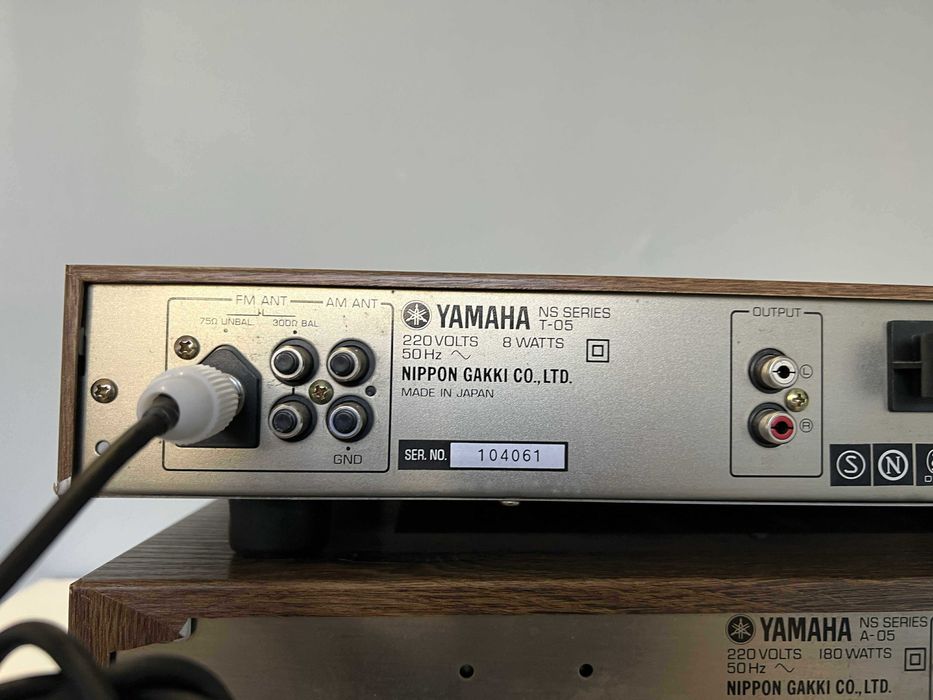 Yamaha T-05 Tuner - Amplifier A-05