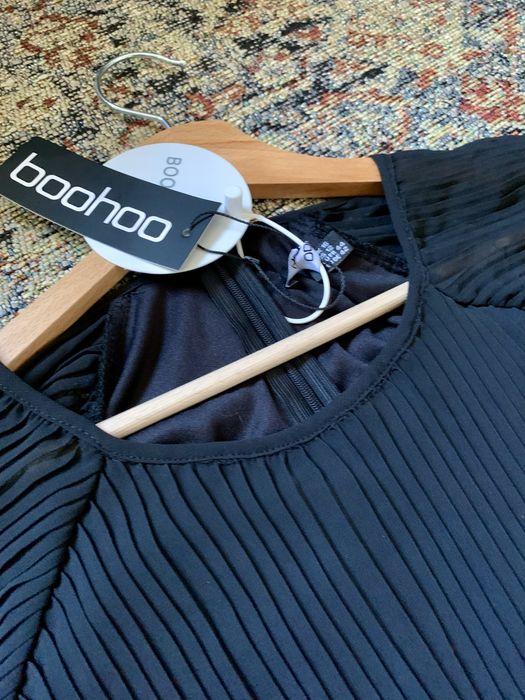 Elegancka sukienka Boohoo