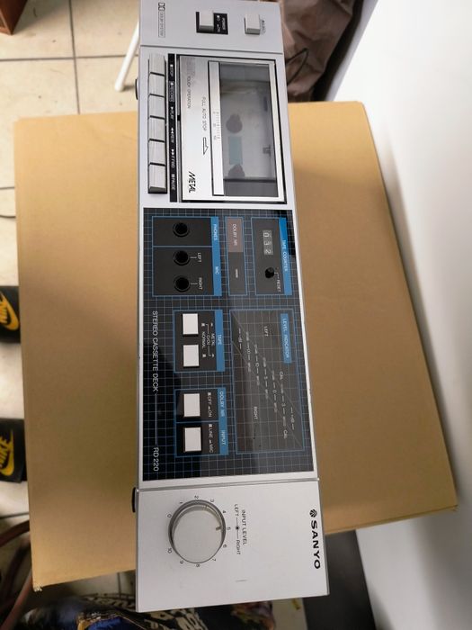 Sanyo RD220 magnetofon
