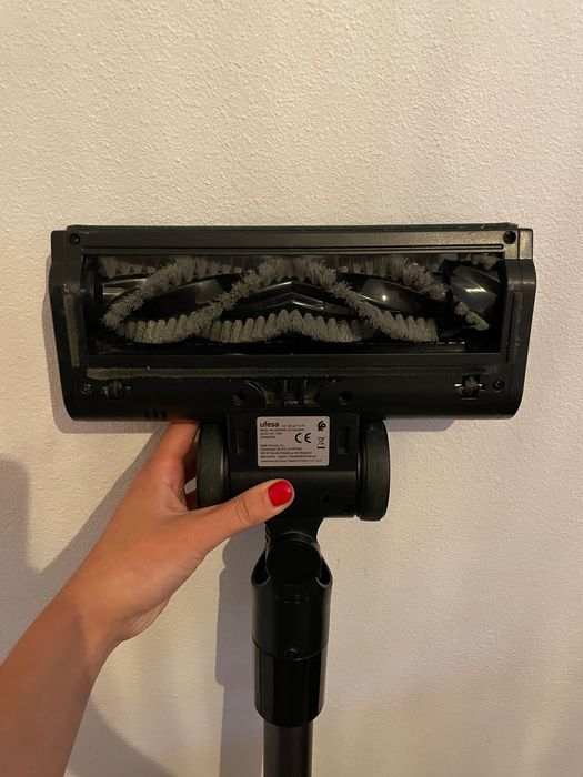 Aspirador Vertical Ufesa Inspire U7 Digital