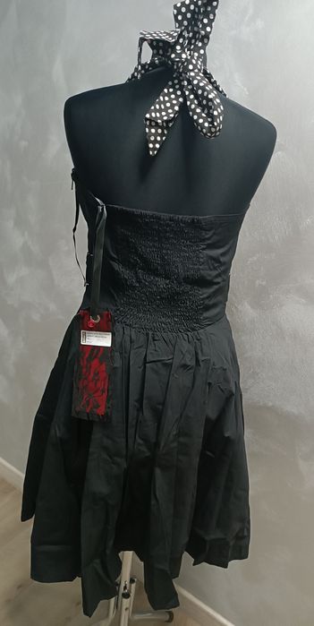 Sukienka wiązana na szyję