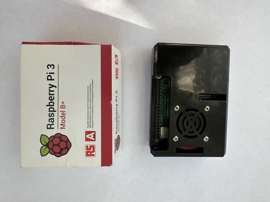 Raspberry Pi 3 B+ в корпусі з кулером