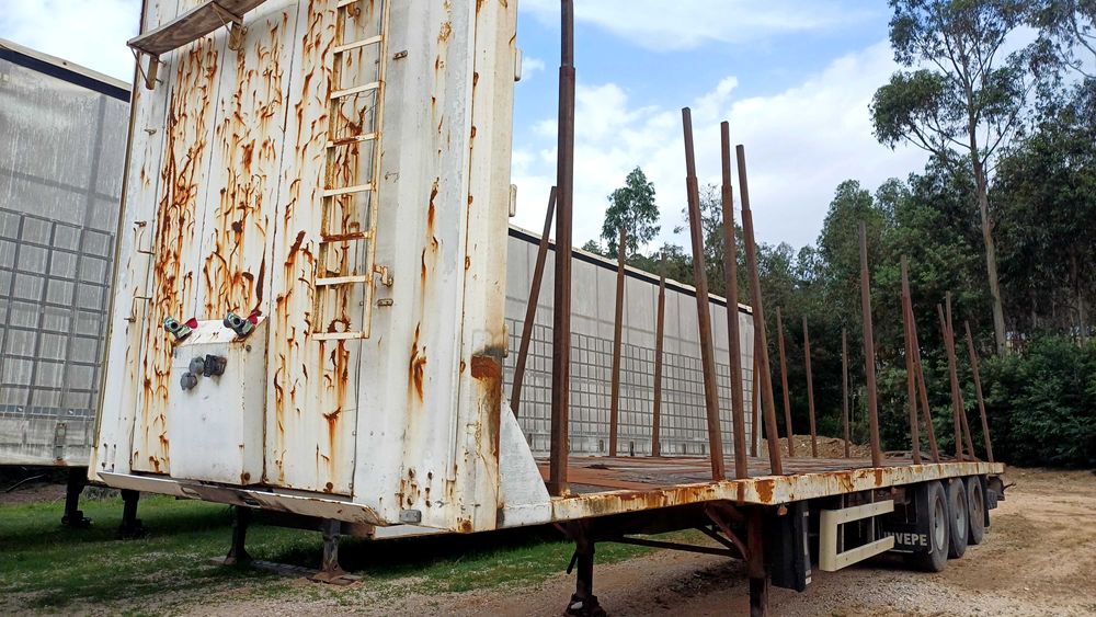 Semi reboque estrado/ porta madeiras INVEPE