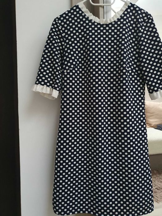 Sukienka granatowa w białe groszki