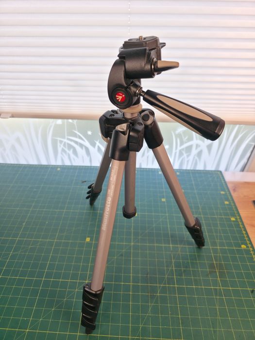 Штатив Manfrotto MK393-H з 3D-головою та швидкознімною площадкою