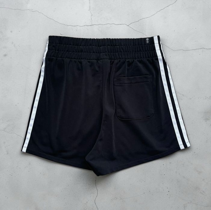 Жіночі шорти Adidas оригінал