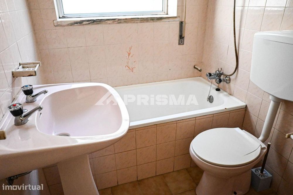 Andar de moradia T2 para arrendamento em Salgueiro do Campo, Castelo B