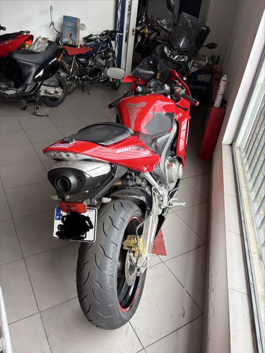 Honda cbr600rr como nova