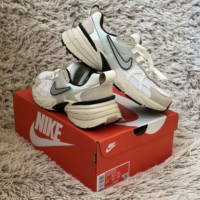 Nike V2K Run жіночі кросівки найк 38