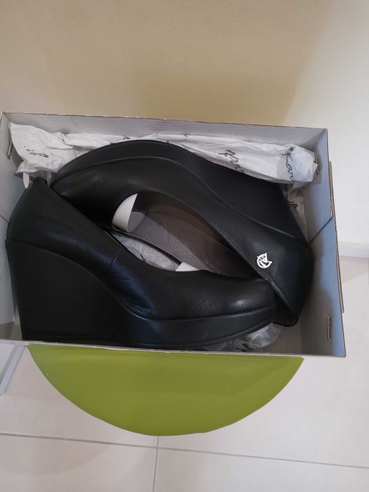 Czółenka półbuty skórzane na koturnie Karino 40 jak nowe