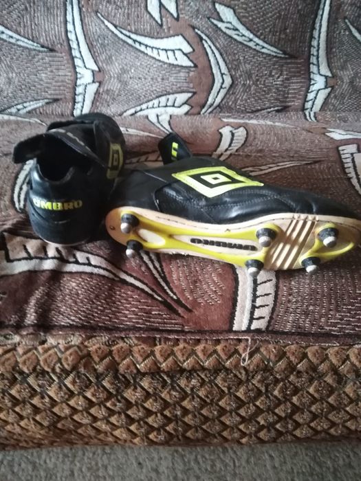 Продам мужская спортивная обувь