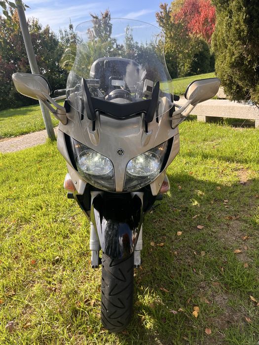 Yamaha FJR 1300 de 2009 com 43 mil klm